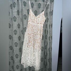 Elegant Lace Midi Dress NWT LULUS dress